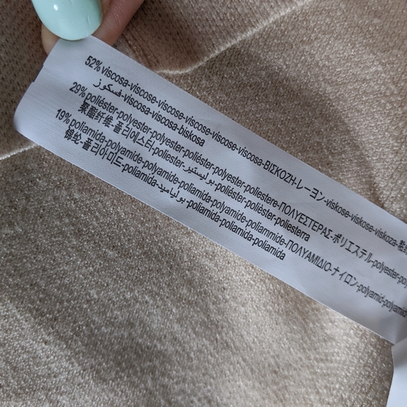 *DONATED* NWOT • Bershka • crop sweater - Picture 8 of 8